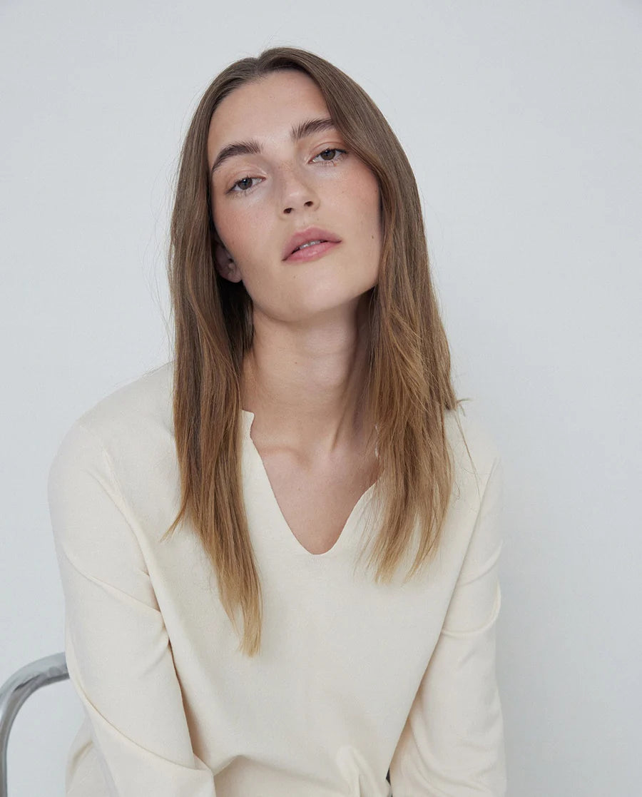 Yerse - Raw V-Neck Long Sleeve Fine Knit Top Ecru