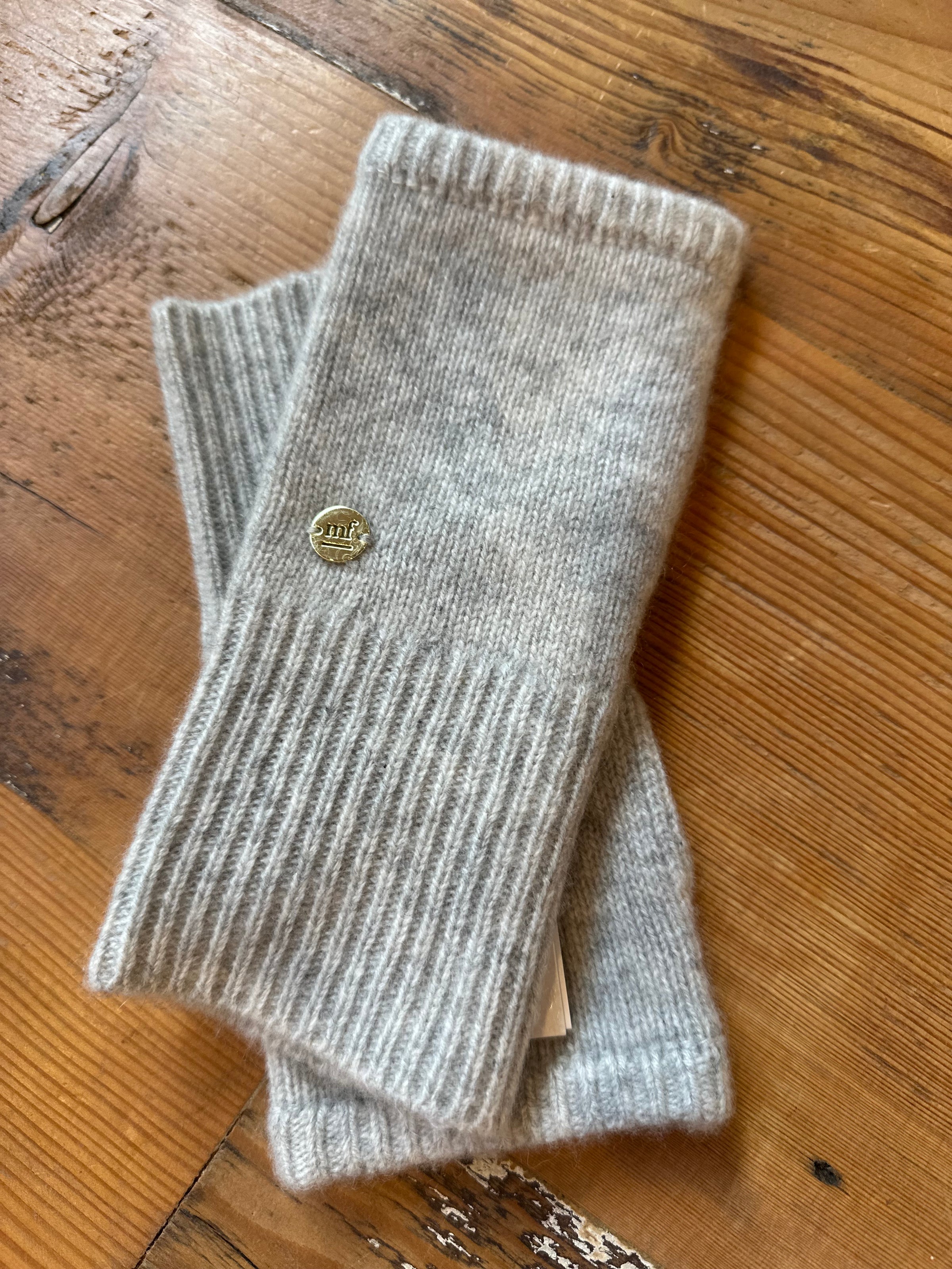 Mia Fratino - Classic Wrist Warmer - Jet Black, Foggy Grey, Cornflower Blue, French Navy, Graphite, Military, Petal, Toast, Umber
