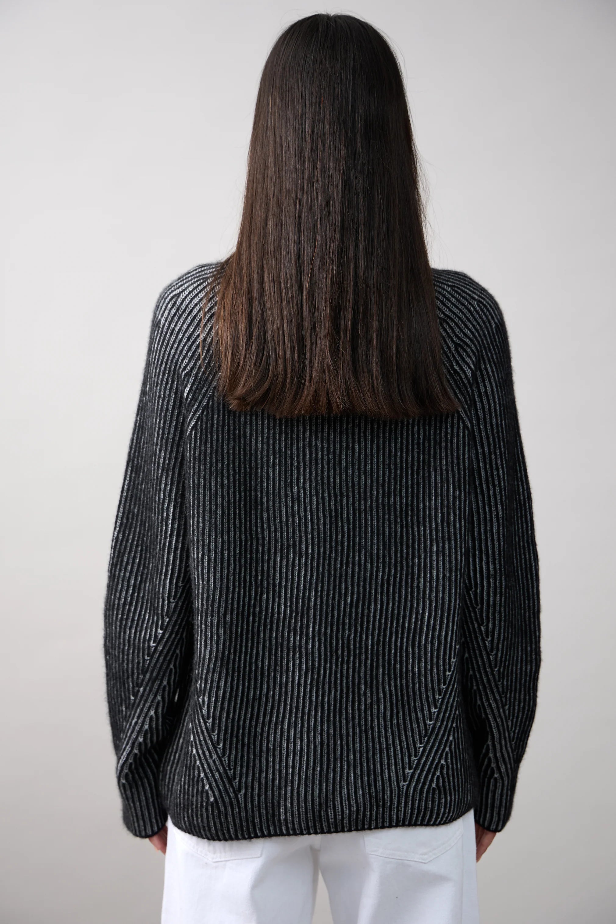 Mia Fratino - Ren Rollneck Jet Black/Foggy