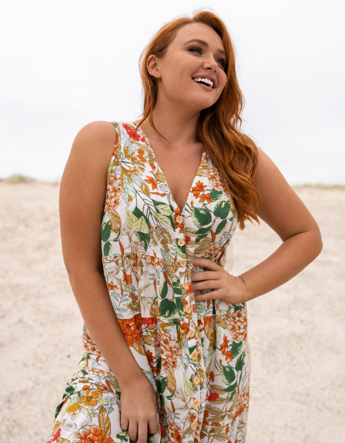 caro the label v neck closeup dress