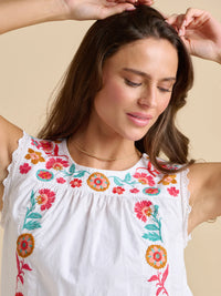 Brakeburn - Resort Sleeveless Embroidered Blouse