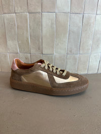 Sempre Di - 25921 Gold Mocca Suede Sneaker