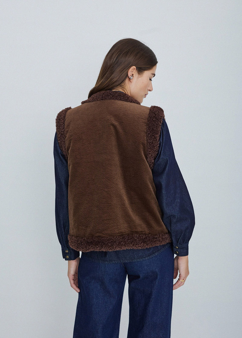 Yerse - Reversible Sherpa Cord Vest Chocolate