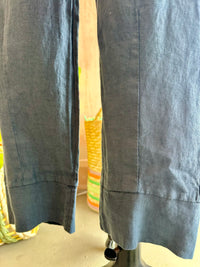Blueberry Italia - Linen Capri Pant Navy