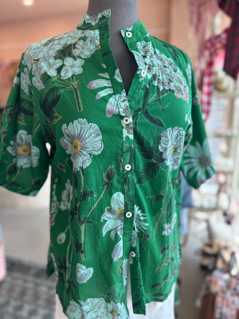 Amarlea - Suri Short Sleeve Shirt Emerald Floral