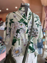 Amarlea - Suri Short Sleeve Shirt Sage Floral