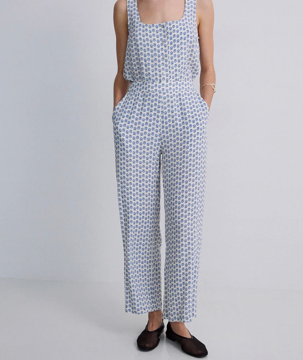 Yerse - Crepe Flowing Trouser Navy Flowers