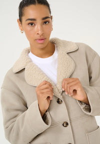 KAFFE - Berni Shearling  Jacket Feather Greige/Oat