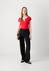 Mos Mosh - Troy Tee SS Chinese Red