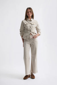 KIREINA - Freya Jean Sand