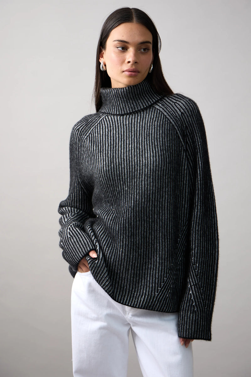 Mia Fratino - Ren Rollneck Jet Black/Foggy