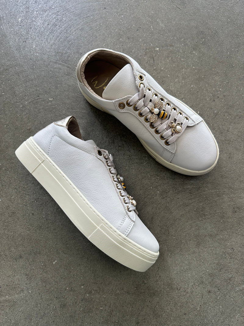 Wave 26068 Bee Sneaker Chalk White – byhunterminx
