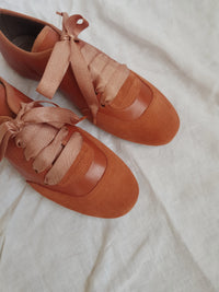 shop online lili mill 6771 coral lace up hunterminx