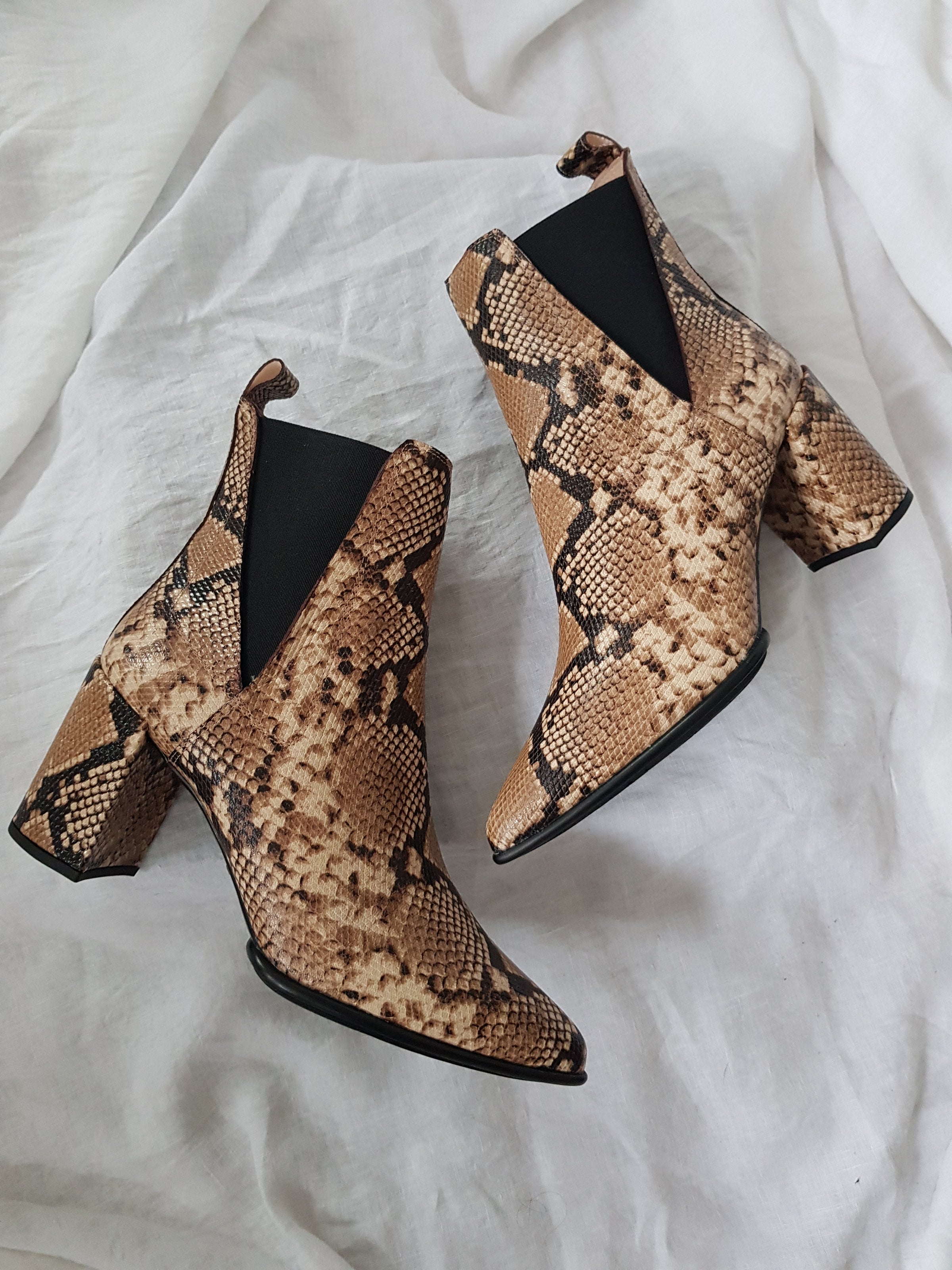 Unisa kilman viper leather pull on heeled ankle boot online at hunterminx