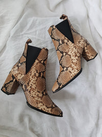 Unisa kilman viper leather pull on heeled ankle boot online at hunterminx