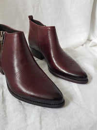 felmini c451 bordeaux western style short ankle boot online at hunterminx