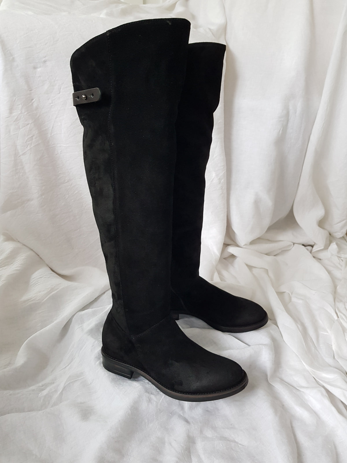 lili mill 6867 black nero suede long over the knee flat boots online at hunterminx