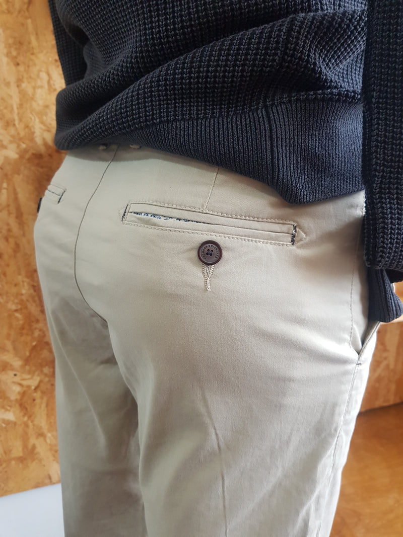 Thomson Richards - Frankston Chinos in Putty